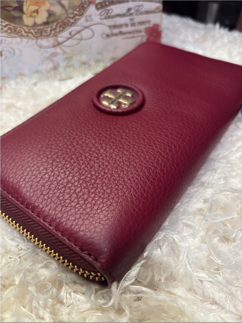 Tory Burch Burgundy Pebbled Leather Zip Wallet with Gold Logo - Picture 5 of 13